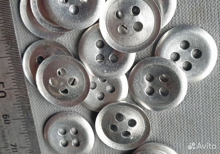 Пуговицы для немецкой формы разные