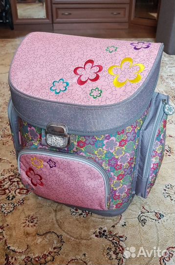 Ортопедический школьный рюкзак для девочки