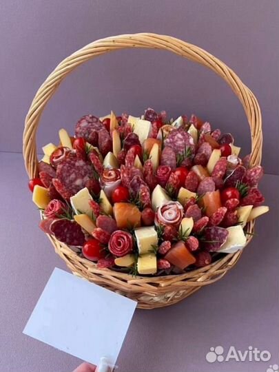 Букет на 23 февраля раки колбасы сыр краб