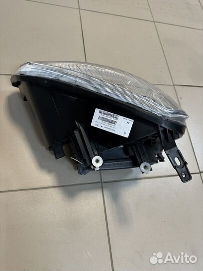 Фара передняя правая на LADA priora