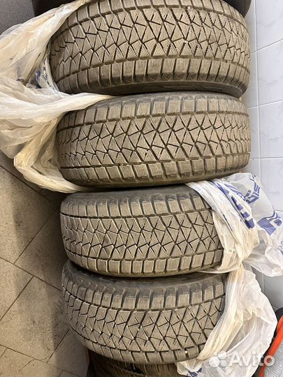 Bridgestone Blizzak DM-V2 235/55 R18 100T