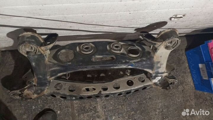 Подрамник задний Mercedes-Benz E W210 3.2 M112