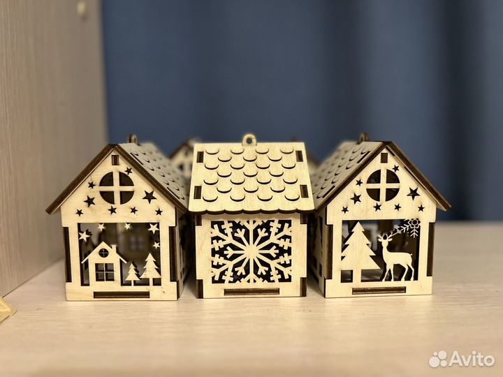 Елочные игрушки домики из дерева