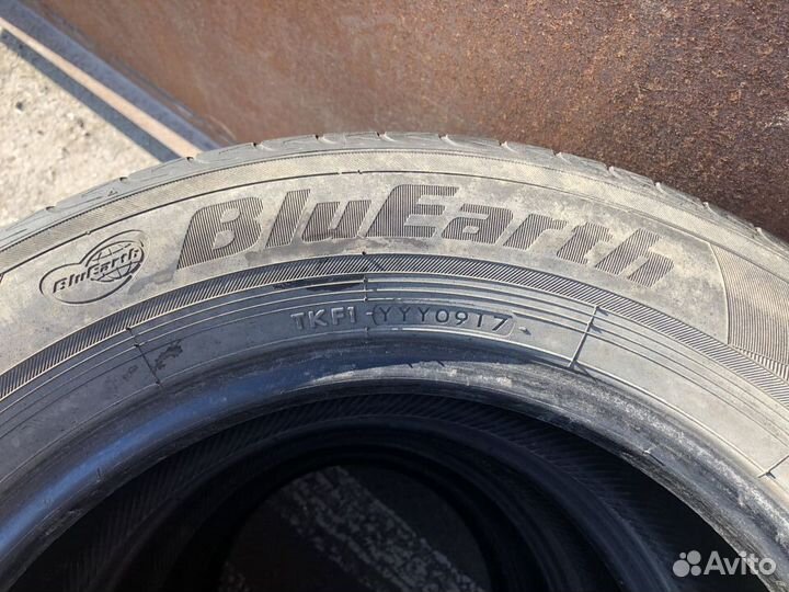 Yokohama BluEarth AE01 215/60 R16