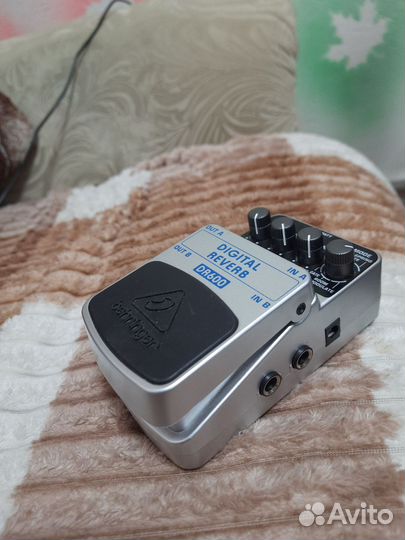 Педаль эффектов behringer DR600