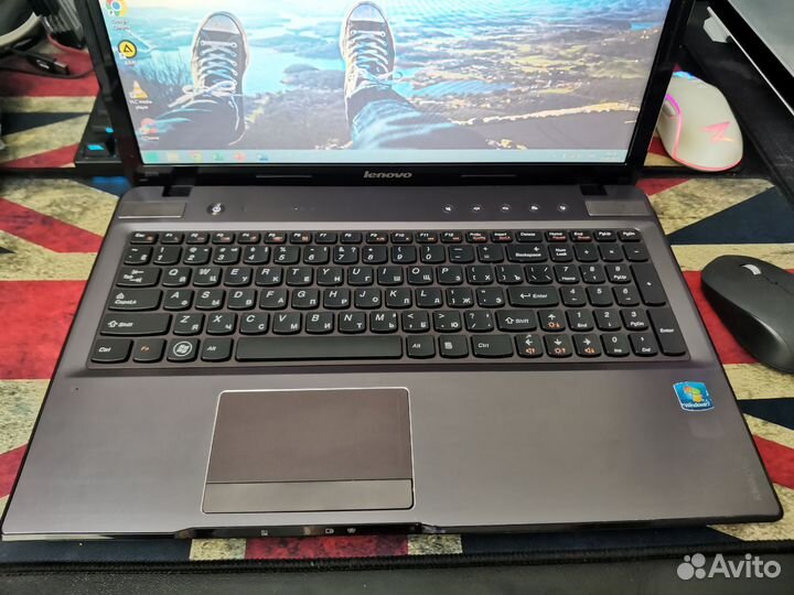 Отличный ноутбук Lenovo Z570, вложений не требует