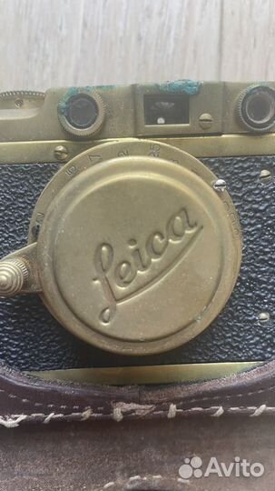 Фотокамера с надписью Leica