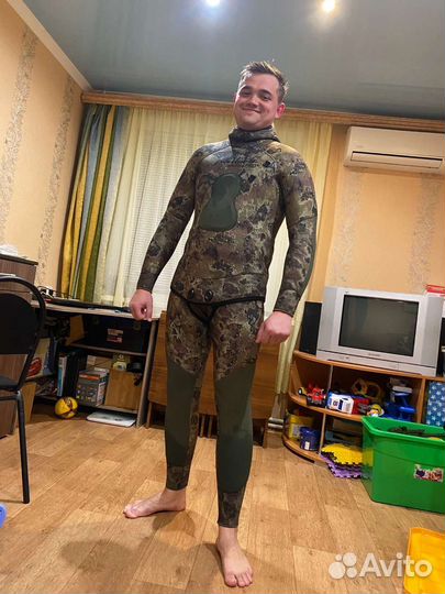 Гидрокостюмы