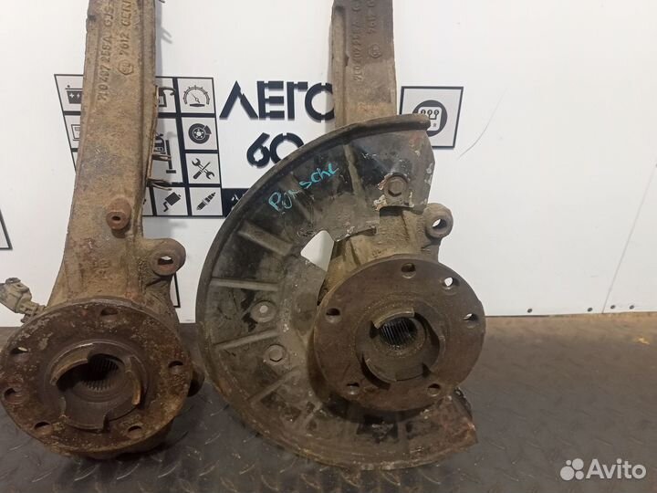 Кулак передний правый VW, Porsche 4.5 - 5.0