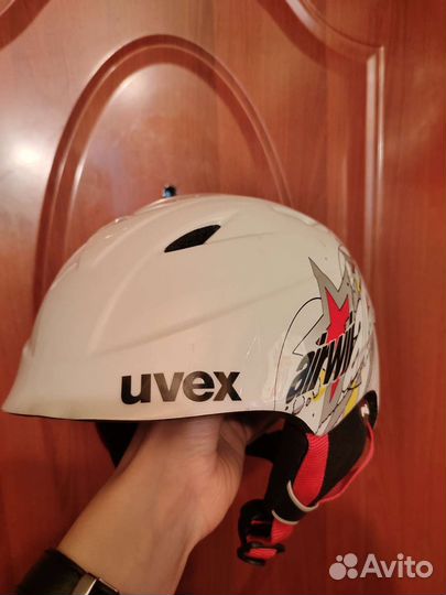 Горнолыжные ботинки, лыжи, палки, шлем