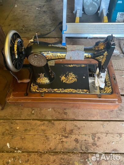 Швейная машина Singer