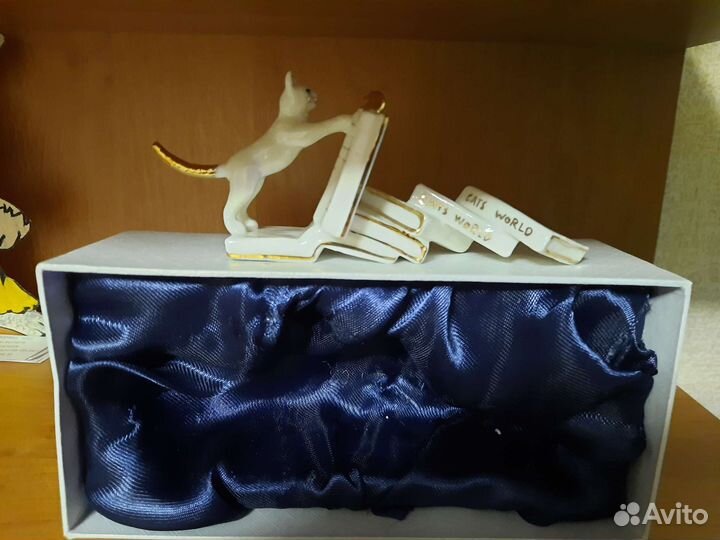 Фарфоровые статуэтки Кошечки