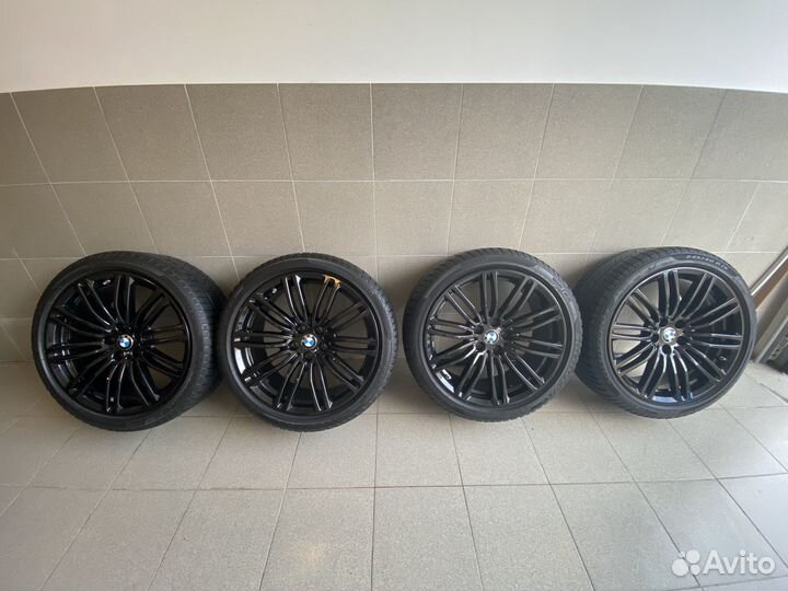Оригинальные зимние колеса R19 BMW G30 664m