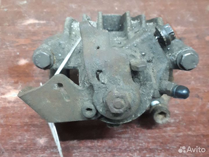 Задний левый суппорт фольксваген гольф 4