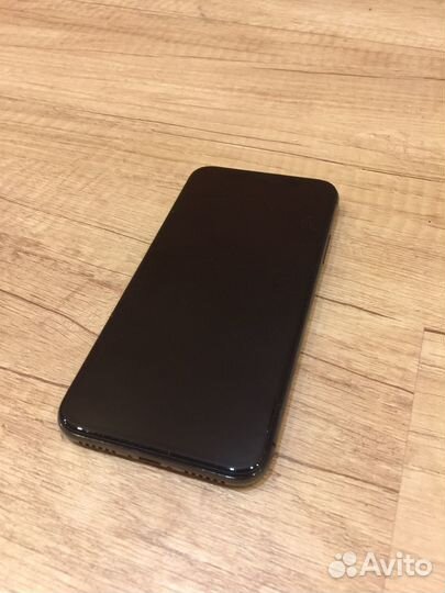 iPhone X, 64 ГБ