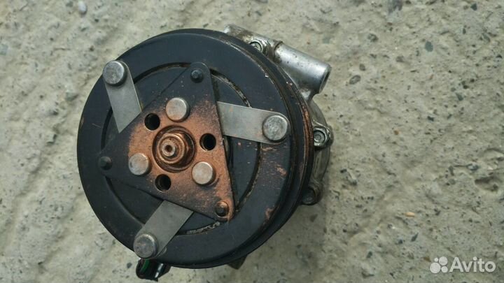 Компрессор кондиционера на Polo Sedan дорест