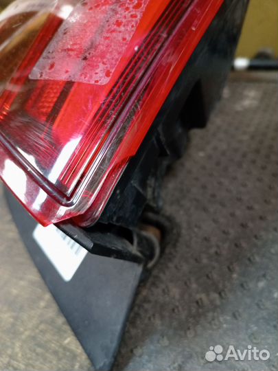 Фонарь правый Nissan Fuga Y51