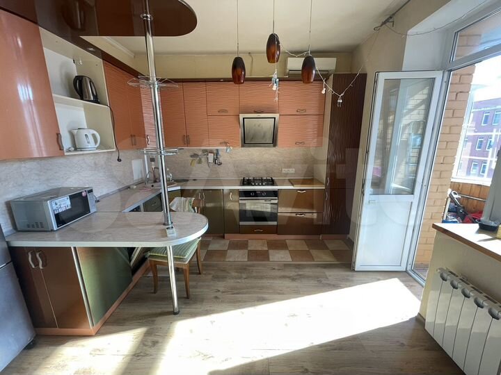 2-к. квартира, 62 м², 8/8 эт.