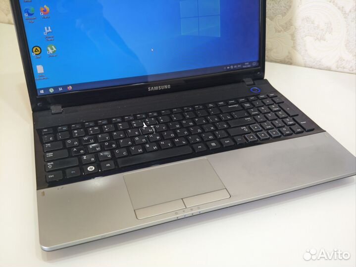 Samsung Np300E5A(i5/8gb/SSD/2 GPU)