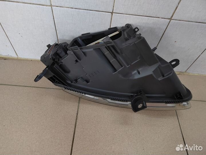 Фара передняя L галоген Audi A6 C6 4F0941003C