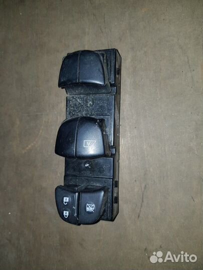 Блок кнопок стеклоподъемников Juke Nissan F15