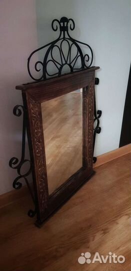 Зеркало настенное в раме