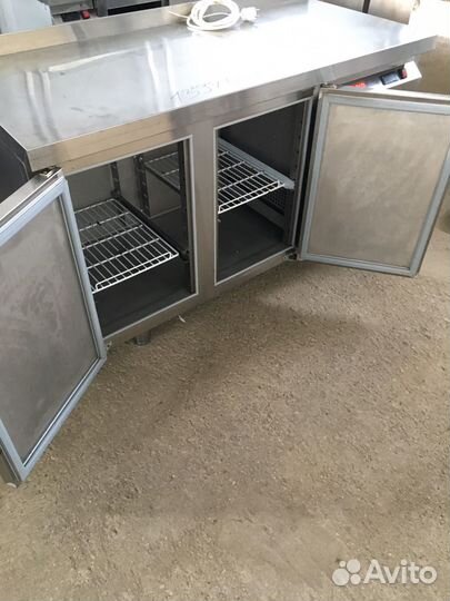 Холодильный стол