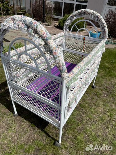 Детская кроватка металлическая