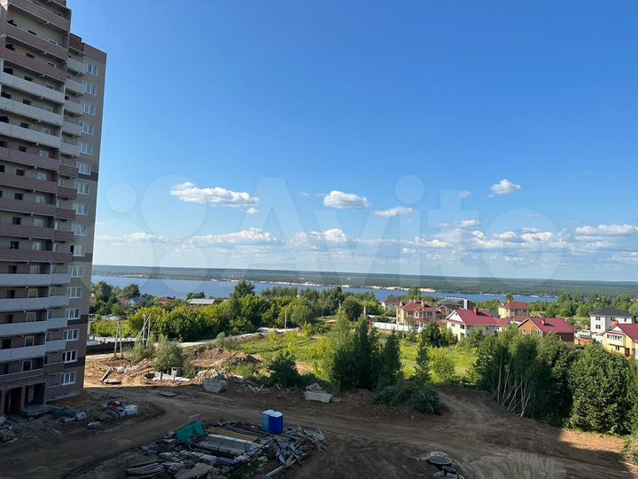 2-к. квартира, 72,8 м², 1/9 эт.