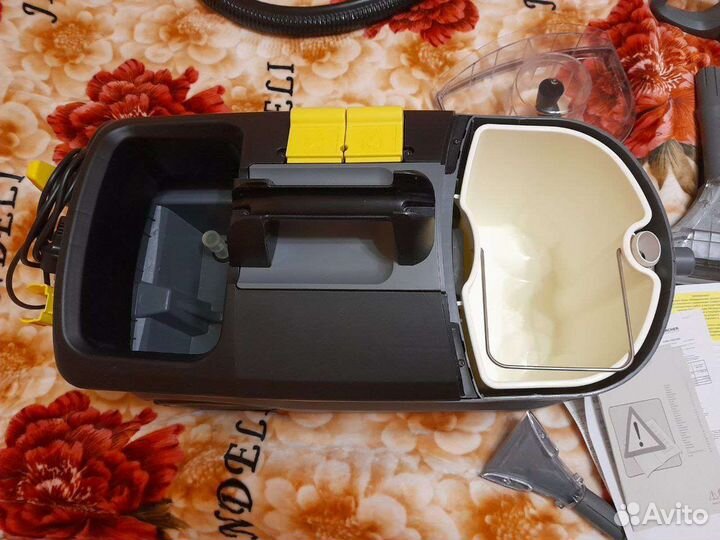 Моющий пылесос karcher Puzzi 10/1