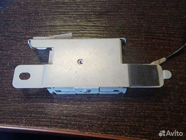 Антенна Субару Трибека рестайл