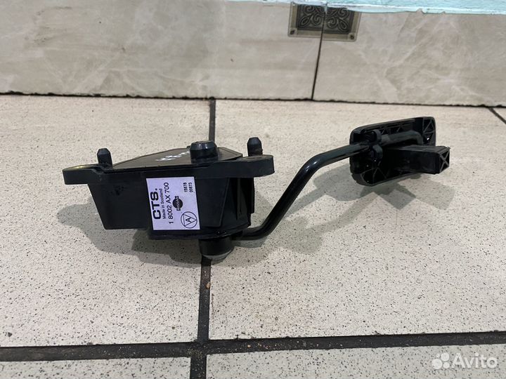 Педаль газа Nissan tiida C11