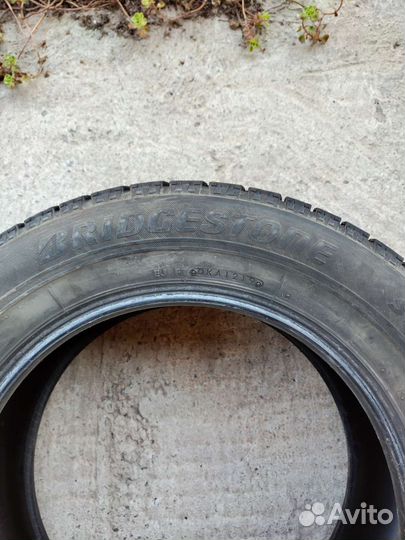 Bridgestone Blizzak VRX 215/60 R16