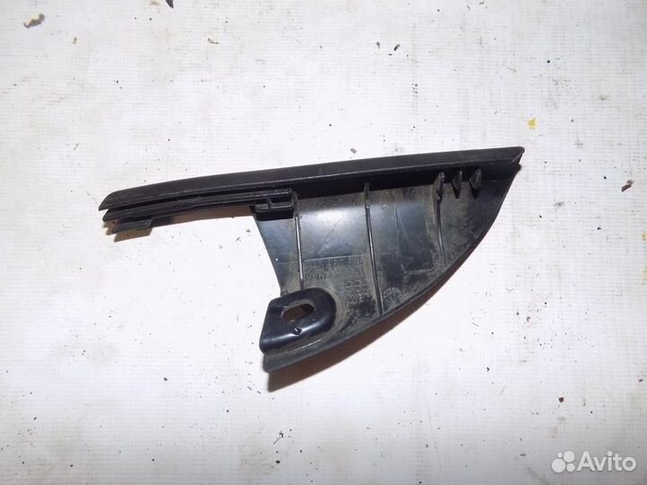 Крышка зеркала внутренняя правая 80/90 B3 1986-199