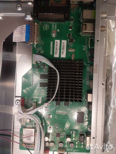 Разбитый телевизор sharp lc-40ug7252e