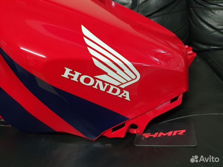 Honda Накладка бака CBR 600 RR 2005 83150-MEE-D00Z