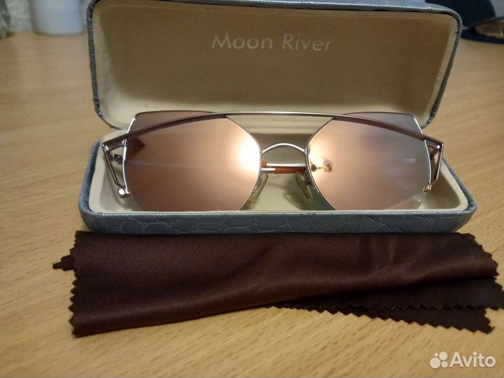 Солнцезащитные очки женские