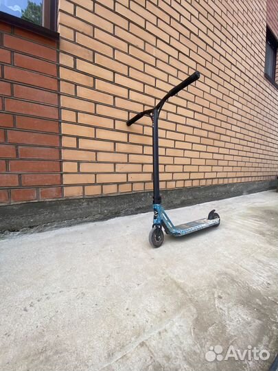 Трюковой самокат парковый