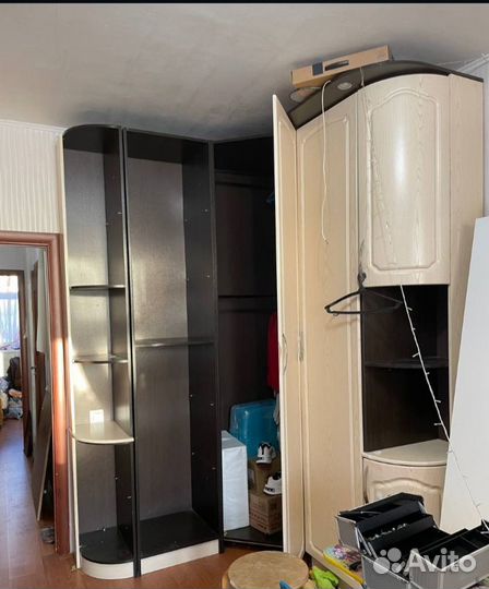 Угловой шкаф