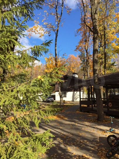 Дом 181 м² на участке 5 сот.