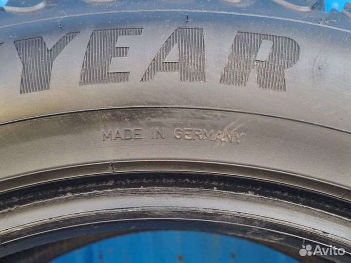 Goodyear UltraGrip Ice Arctic SUV 225/60 R18 104T