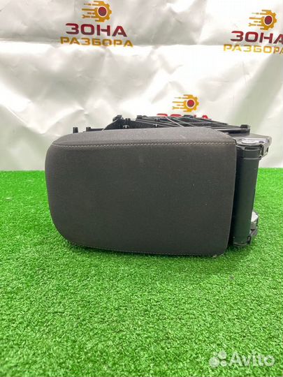 Подлокотник Volkswagen Golf MK7 CJZ 2014