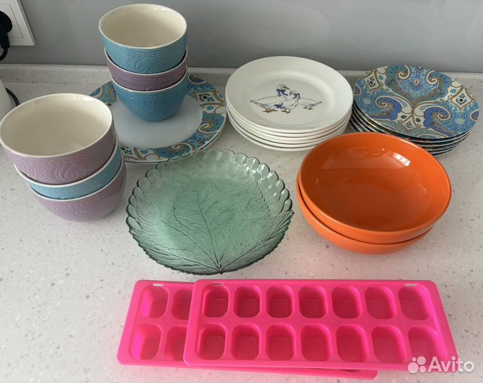 Набор посуды (тарелки,салатники,пиалы)