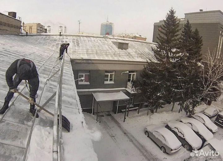 Уборка снега вручную