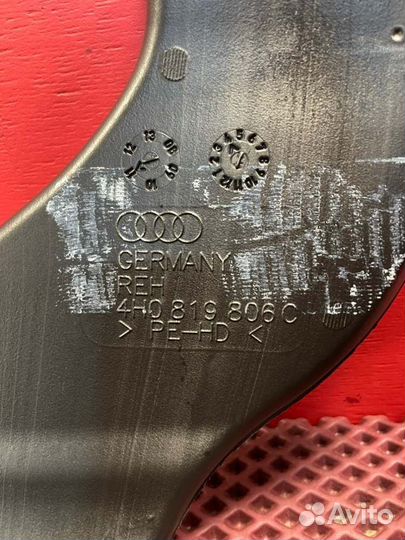 Воздуховод задний правый Audi A8 D4 cdda 2012