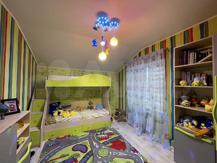 Дом 146 м² на участке 4 сот.