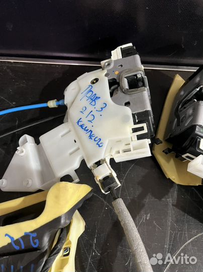 Замок двери мерседес w212