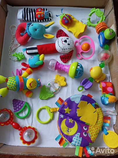 Игрушки для малыша пакетом