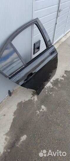 Дверь задняя правая bmw е90