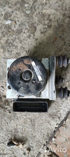 Блок управления тормозами/насос ABS Volkswagen Tou